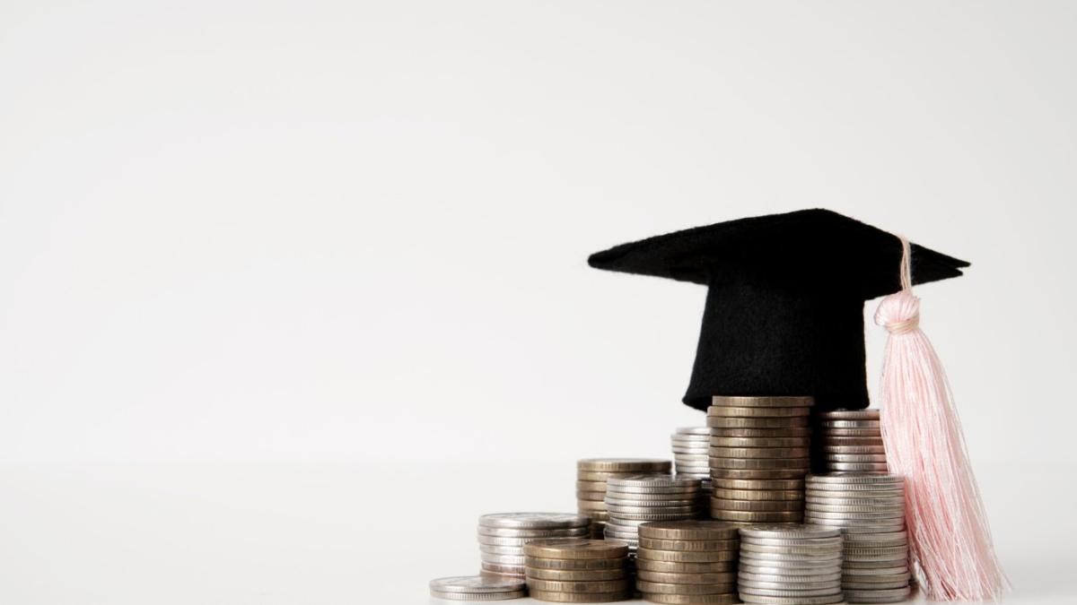 Eşti student român şi mergi la facultate în Danemarca? Iată cum poţi câştiga bani să te întreţii