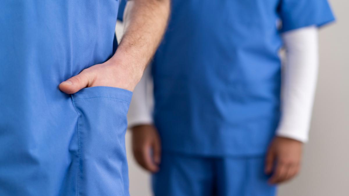 Cât câștigă un asistent medical în Germania și cum se impozitează salariul. Un invitat „Departe de România” oferă răspunsurile 