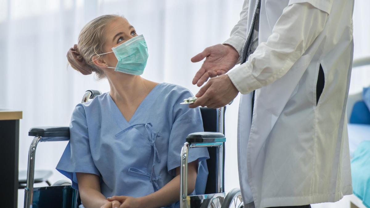 Ce trebuie să facă un asistent medical în Germania față de unul din România. Un specialist explică pe ce se pune accent 