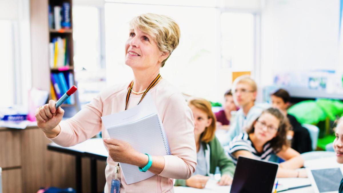 Controversa educației sexuale în școli. Specialistă: În anii '90 nu era considerată o problemă