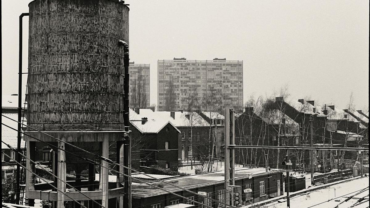 România poate folosi în continuare centralele pe cărbuni, dar plăteşte penalităţi la Comisia Europeană