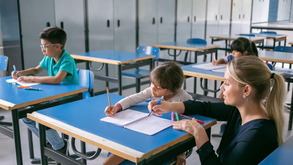 Ce lipsește învățământului actual. Profesorul Petruț Rizea vorbește despre nevoile elevilor