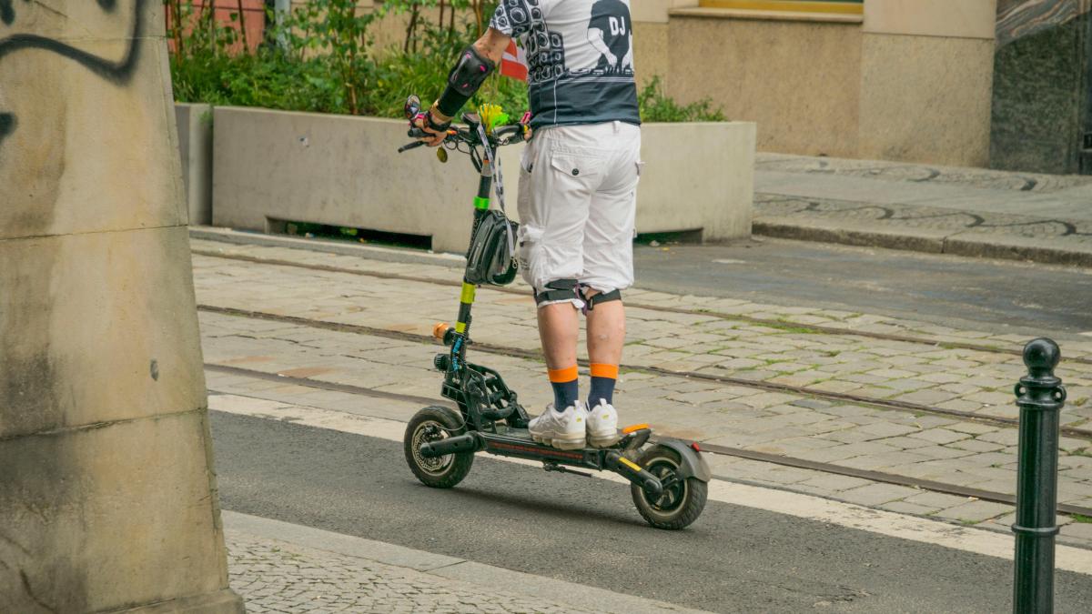 Trotinetist, lovit de autobuz la Cluj. Cătălin Codescu explică motivul accidentului