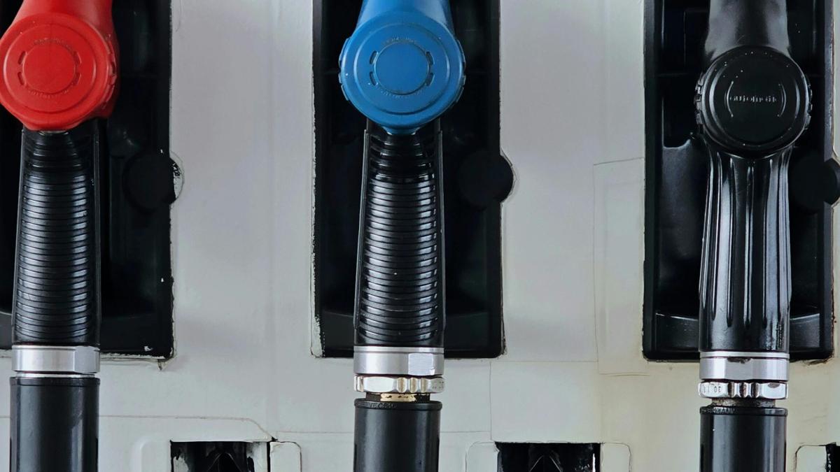 Reducerea accizei la carburant, "o picătură într-o mare de probleme" 